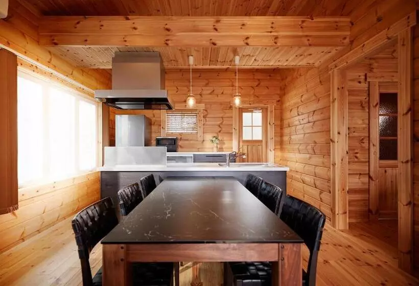 Majatalo &sun Hung Five