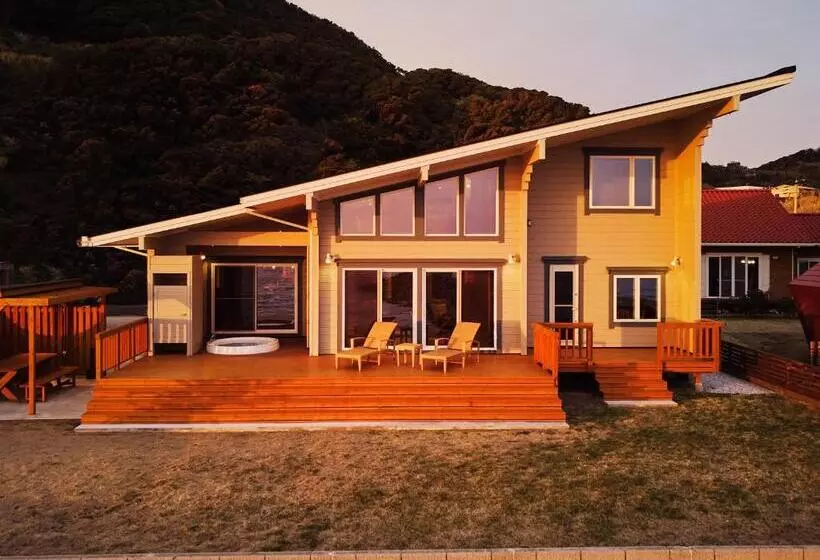 Majatalo &sun Hung Five