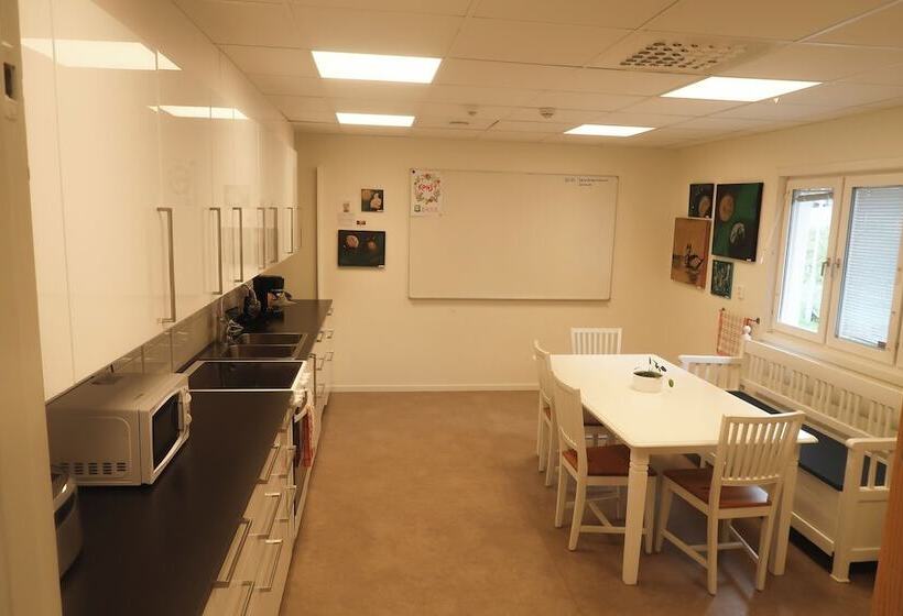 Skrå Hostel Bed & Business