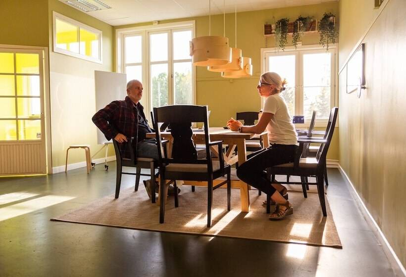 Skrå Hostel Bed & Business