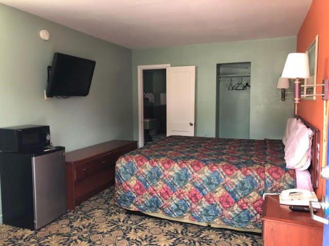 Town & Country Motel