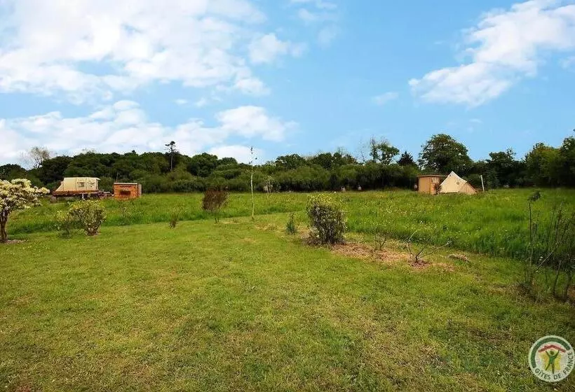 Aamiaismajoitus (B&B) La Tente De Kergomar