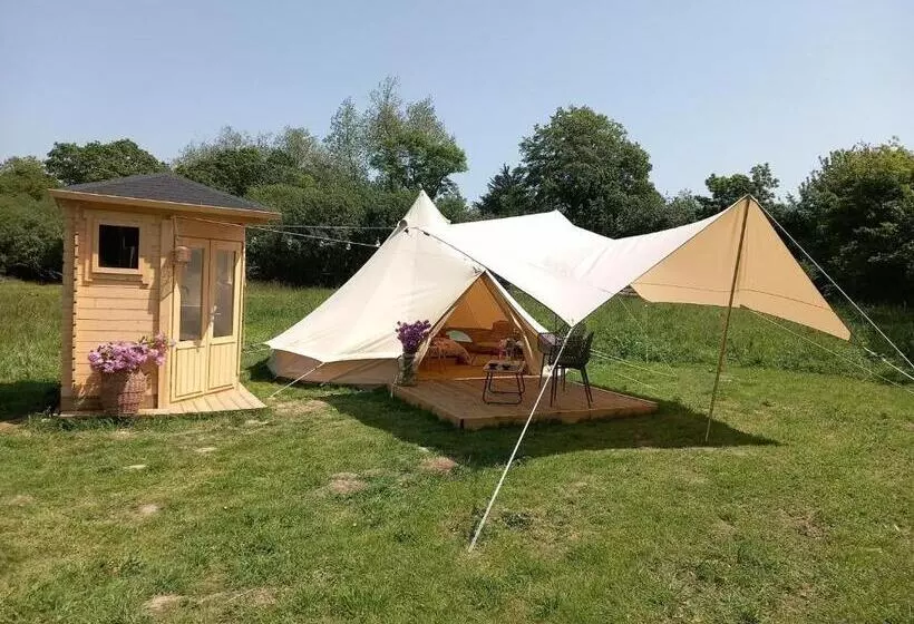 Aamiaismajoitus (B&B) La Tente De Kergomar