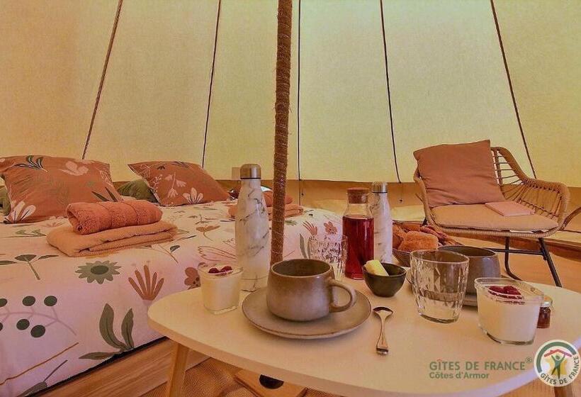 Bed and Breakfast La Tente De Kergomar