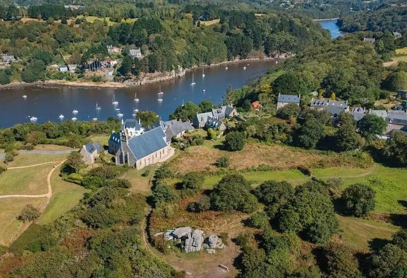 Aamiaismajoitus (B&B) La Tente De Kergomar