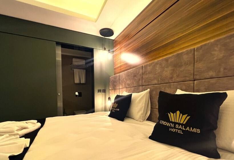 فندق Crown Salamis