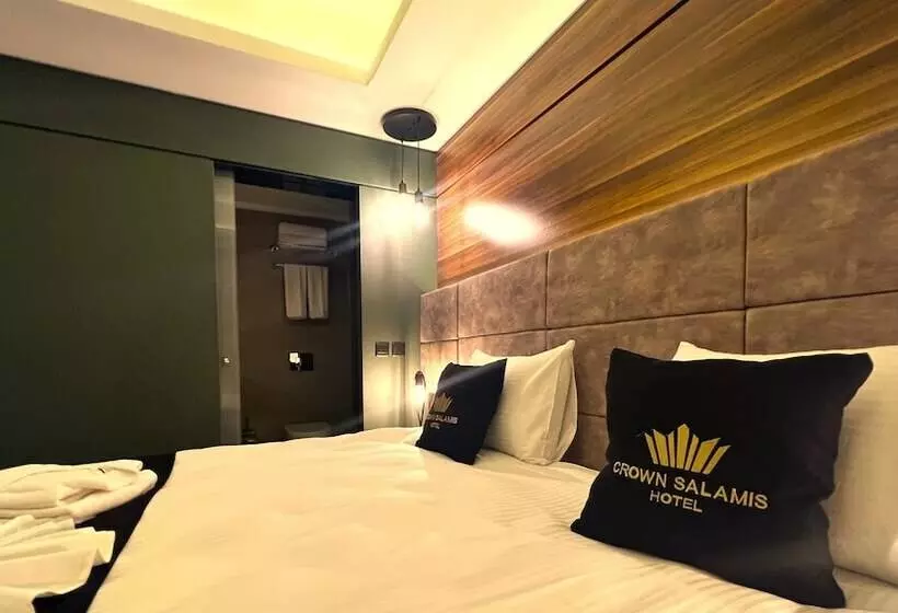 ホテル Crown Salamis