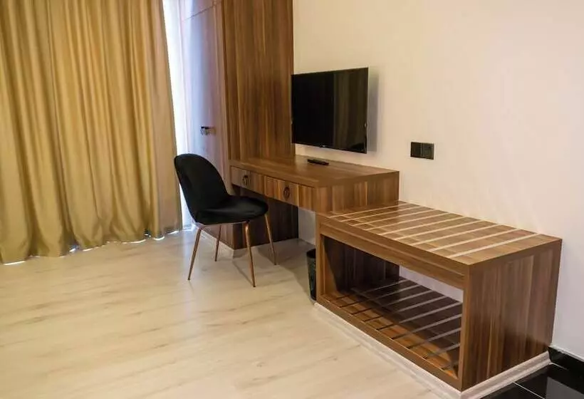 ホテル Crown Salamis