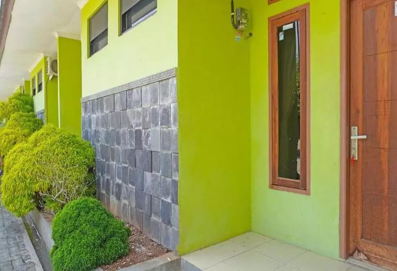 Hotelli Oyo 91762 Green Home Stay Syariah