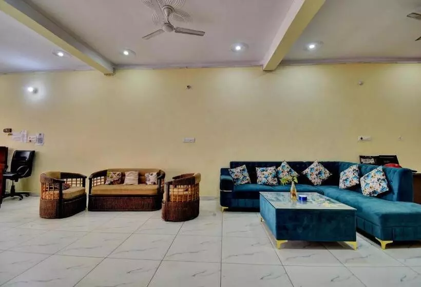 Hotelli Oyo Flagship City Hill Home Stay