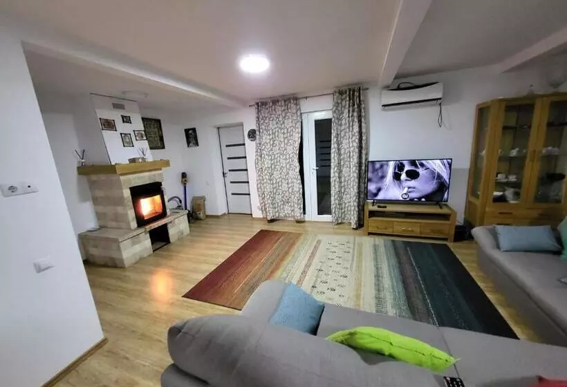 Majatalo Elis Tranzit