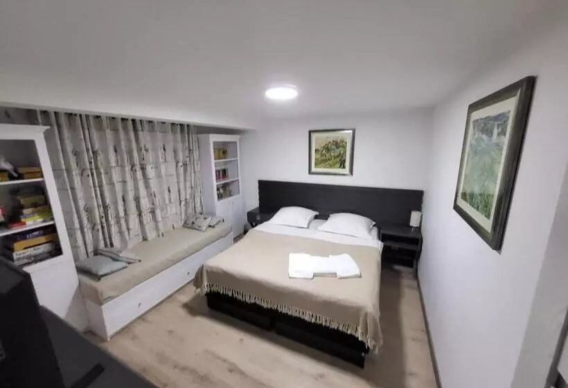 Majatalo Elis Tranzit