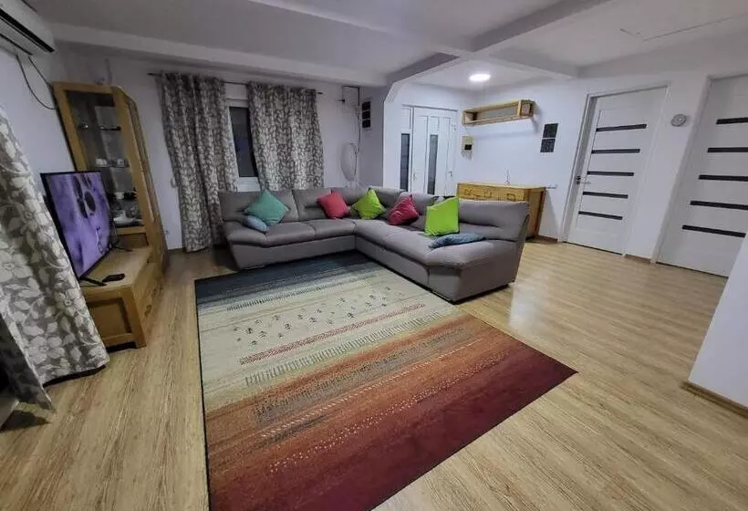 Majatalo Elis Tranzit