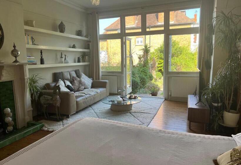 פנסיון Londonhomegardens