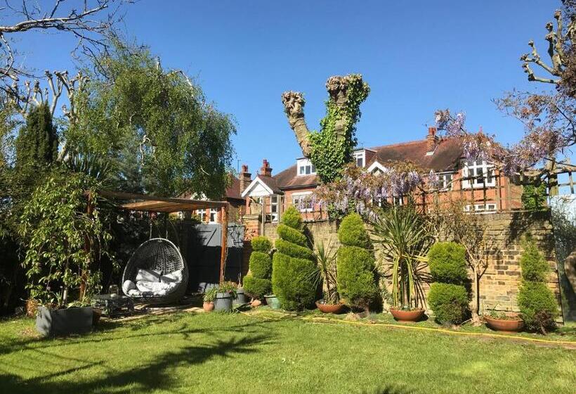 פנסיון Londonhomegardens