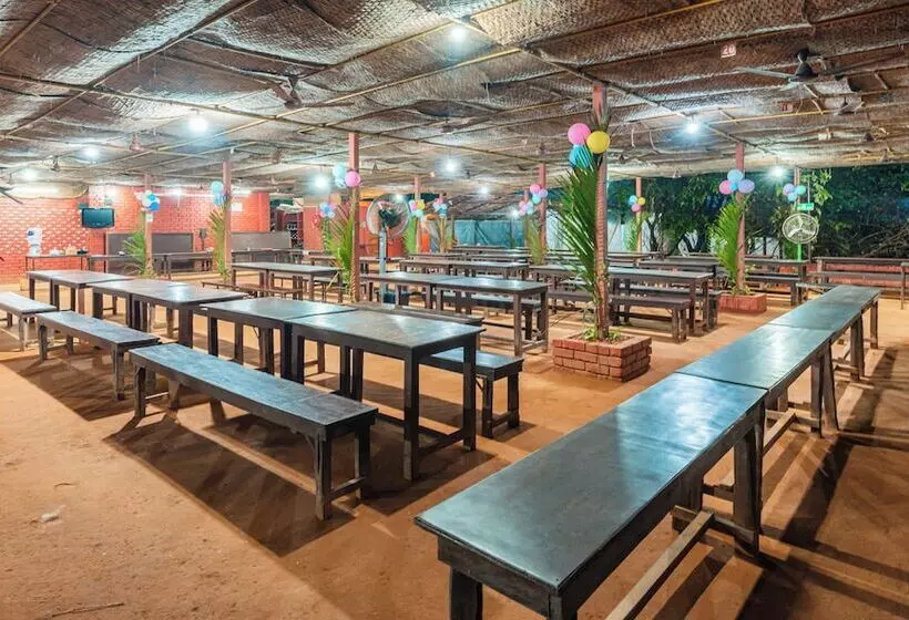 リゾートホテル Treebo Rock Valley