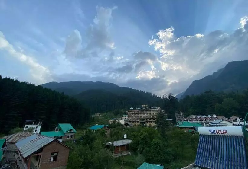 Retkeilymaja One Light Stays   Manali