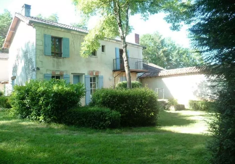 Aamiaismajoitus (B&B) Chambres D Hôtes Le Vignaud