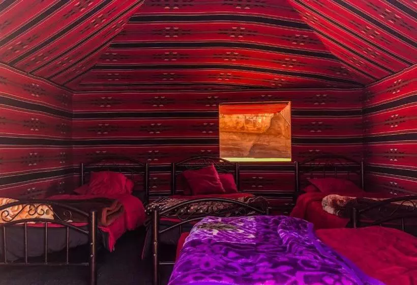 تختخواب و صبحانه Desert Bird Camp