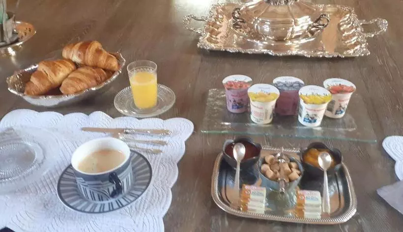 تختخواب و صبحانه La Fenice Beauval