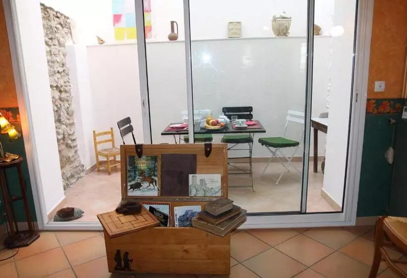 Aamiaismajoitus (B&B) L'arche Des Chapeliers
