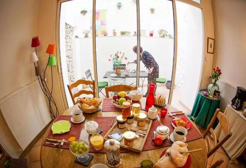 Aamiaismajoitus (B&B) L'arche Des Chapeliers