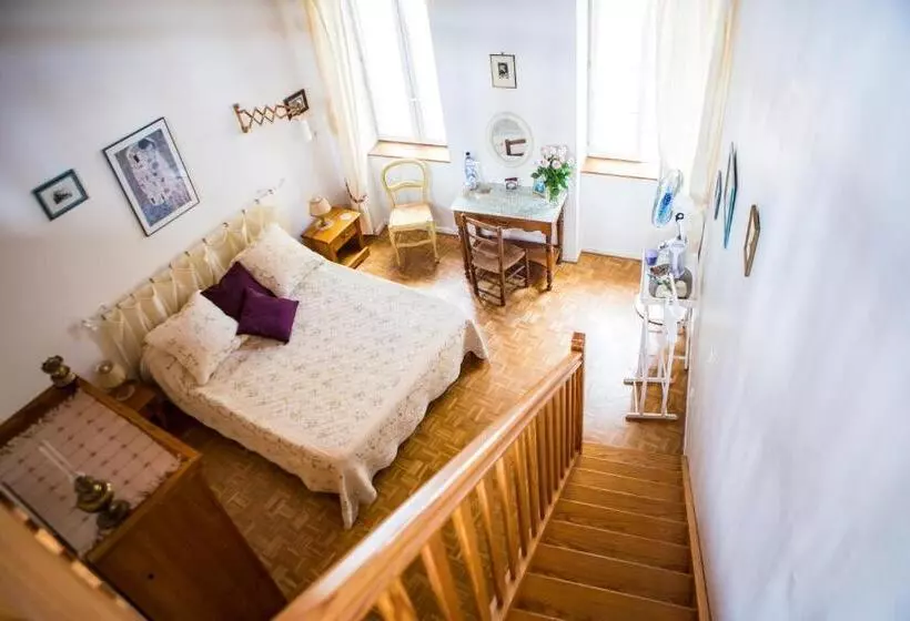 Aamiaismajoitus (B&B) L'arche Des Chapeliers