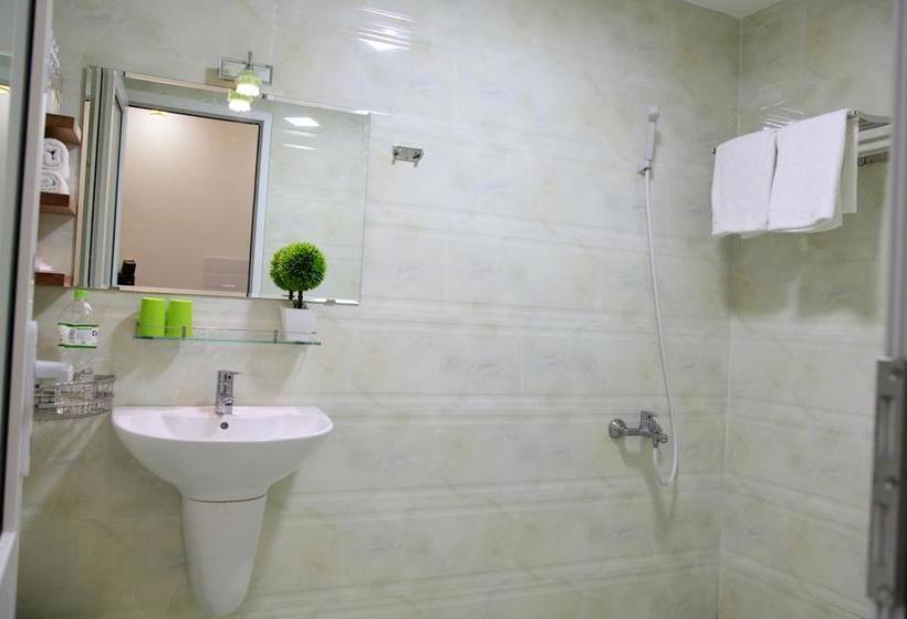 Coco Beach Hostel & Apartment