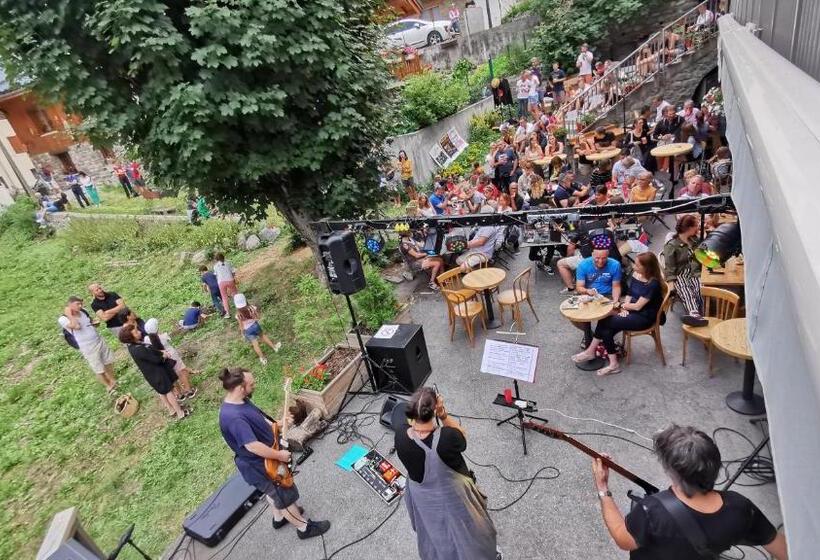 هتل Auberge D+ Valloire Galibier