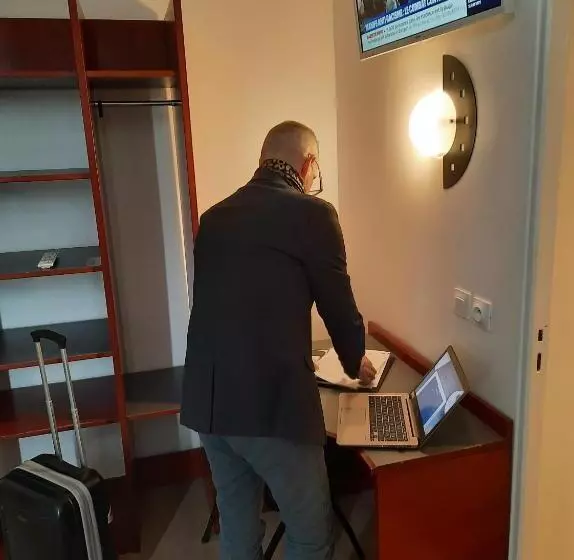 ホテル Le Clémenceau Hôtel Et Appart Hôtel & Restaurant Gare Sncf Centre Ville