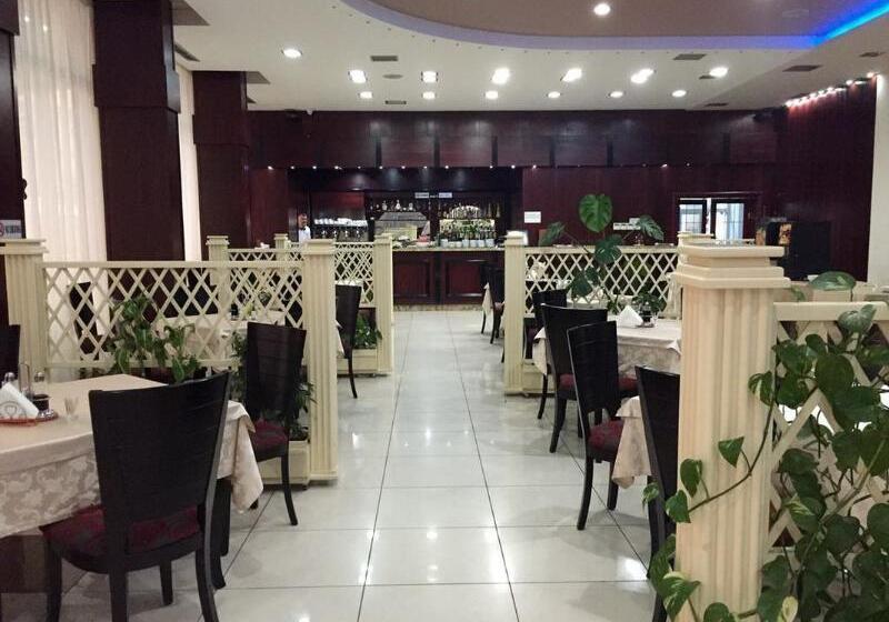 בית מלון כפרי Rozafa