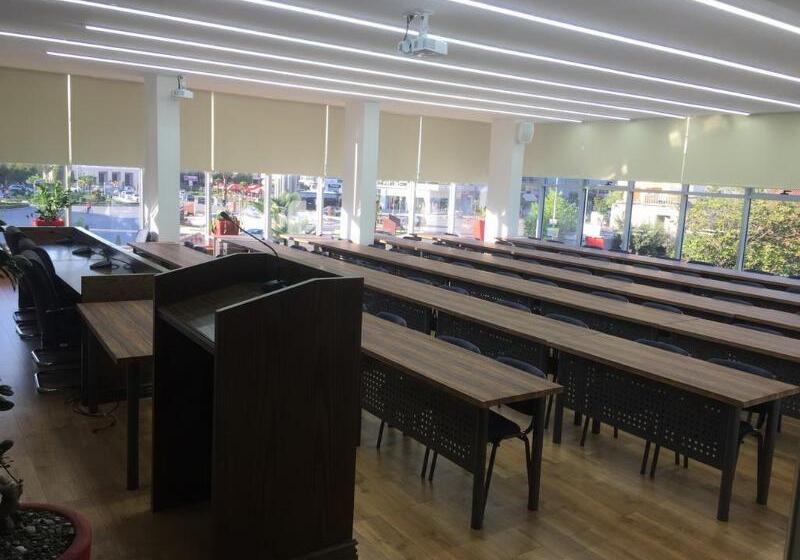 בית מלון כפרי Rozafa