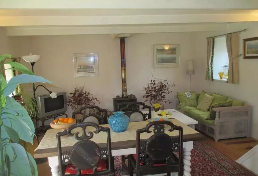 Runduic Farmhouse Bed & Breakfast