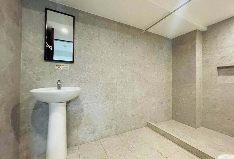 Hotelli Rcee Place By Oyo