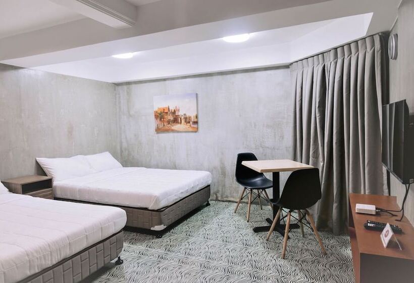 Hotelli Rcee Place By Oyo