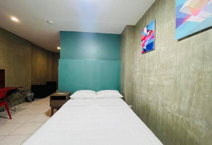 Hotelli Rcee Place By Oyo