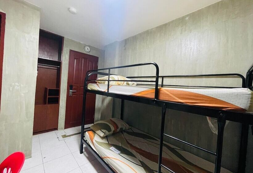 Hotelli Rcee Place By Oyo