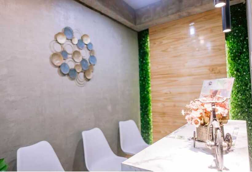 Hotelli Rcee Place By Oyo