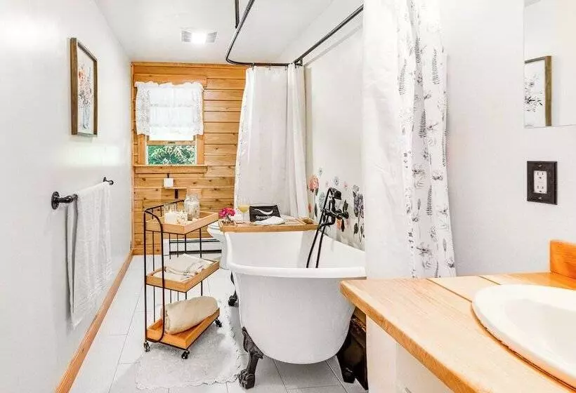 Alexandria Cabin W/ Patio, Grill & Deck