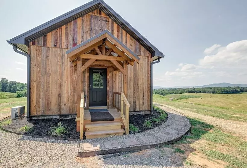 Bedford Cabin W/ Porch, 5 Mi To Historic District!