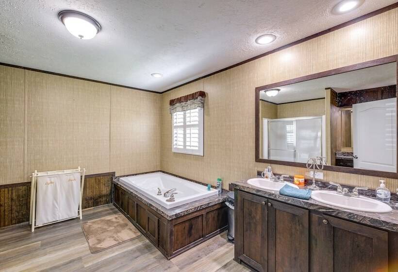 Dog Friendly Home W/ Mtn Views In Chilhowie!