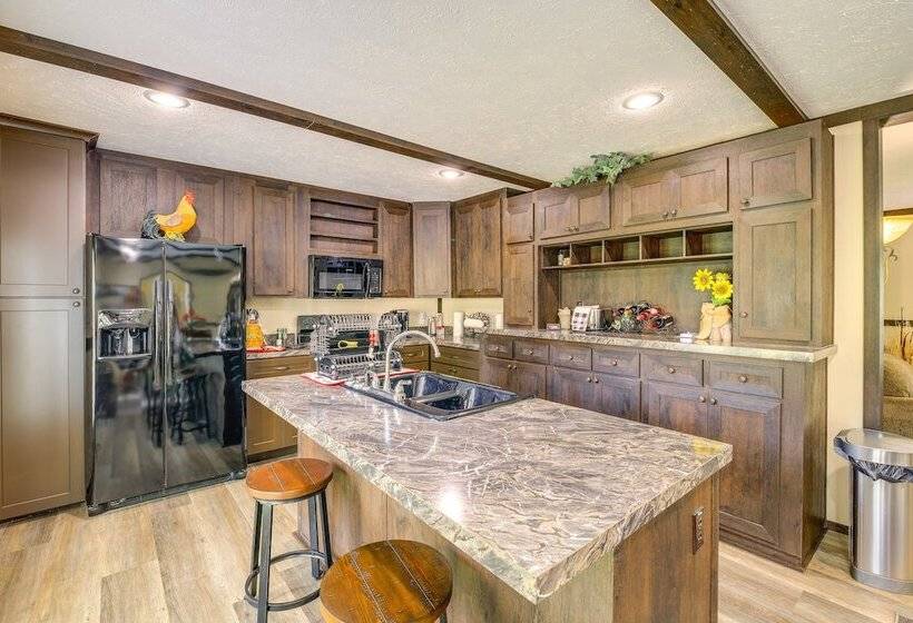 Dog Friendly Home W/ Mtn Views In Chilhowie!