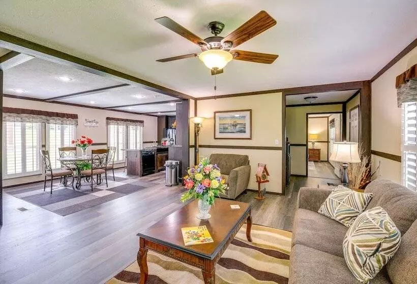 Dog Friendly Home W/ Mtn Views In Chilhowie!