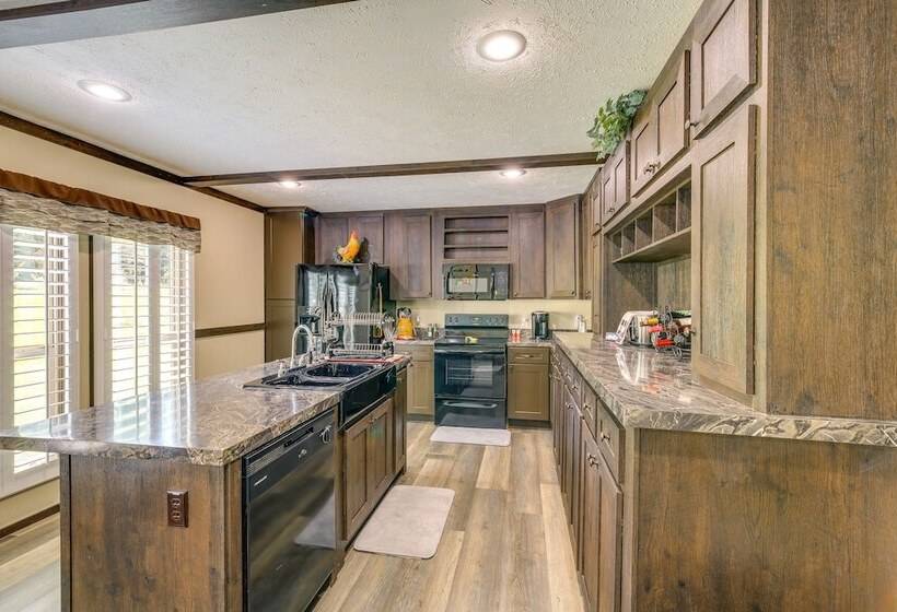 Dog Friendly Home W/ Mtn Views In Chilhowie!