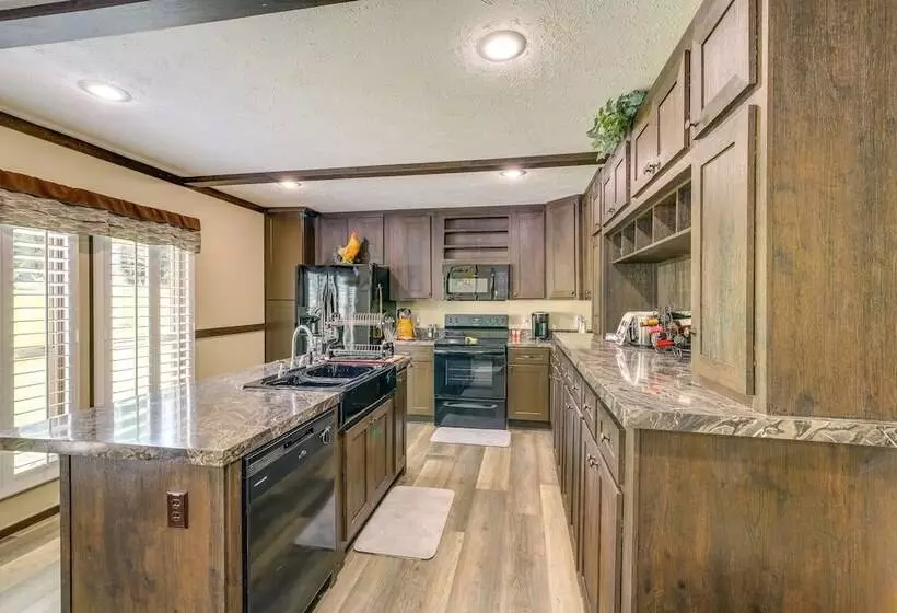 Dog Friendly Home W/ Mtn Views In Chilhowie!