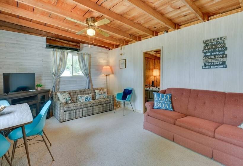 Cozy Beachfront Cottage On Lake Ontario!