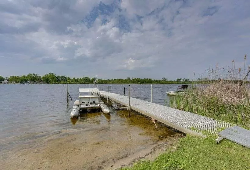 Decatur House: Fishing, Skiing, & Golfing!