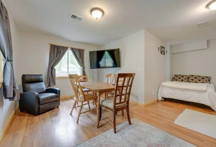 Decatur House: Fishing, Skiing, & Golfing!