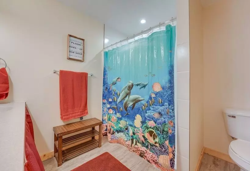 Decatur House: Fishing, Skiing, & Golfing!