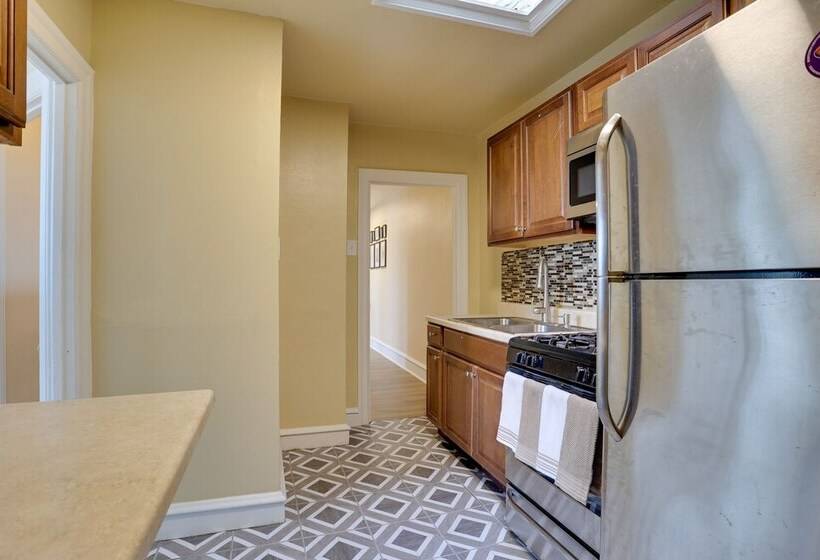 Hatboro Retreat: Steps From Shopping & Dining!